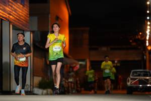 BIB: 90100
                            <button type="button" onclick="openModal(21742906)" class="btn btn-primary btn-sm float-right btn-popup" data-toggle="modal" data-target=".modal-high-quality">
                        <i class="fas fa-shopping-cart"></i> Add to Cart
                    </button>
                                            <button type="button" onclick="isThisMe(21742906, true)" class="btn btn-success btn-sm float-right btn-popup btn-isme hidden" data-toggle="tooltip" data-placement="bottom" title="นี่คือรูปของคุณใช่ไหม คลิกที่นี่เพื่อเอาเข้าอัลบั้ม">
                        <i class="fas fa-plus"></i> Add to album
                    </button>
                    <button type="button" onclick="isThisMe(21742906, false)" class="btn btn-warning btn-sm float-right btn-popup btn-isnotme hidden">
                        <i class="fas fa-ban"></i> Remove from album
                    </button>